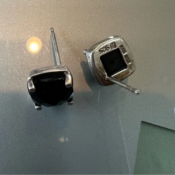 Vintage Sterling Silver Black Onyx Earrings - Picture 6 of 6